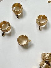 Load image into Gallery viewer, Classic Acacia Ring - Gold
